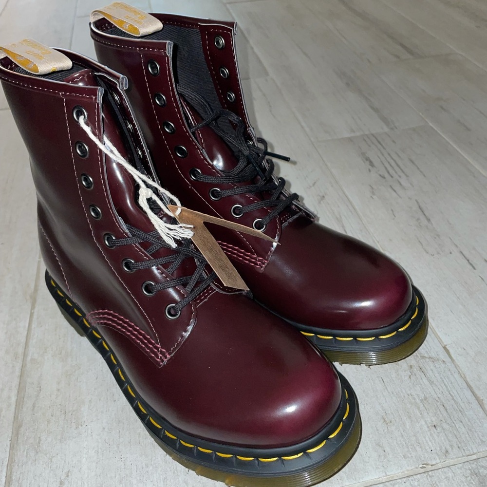 NWT cherry red doc martens size 8! Beautiful color and comfortable fit. Not worn